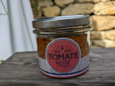 Geröstete Tomate mit Ziegenkäse und Basilikum, Spezialität aus Frankreich